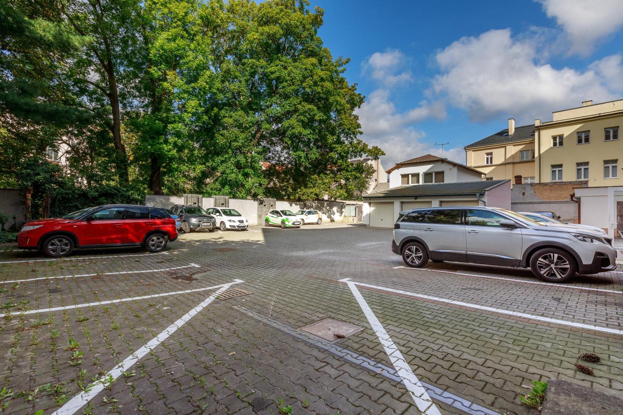 Avantgarde Apartments Plzen Bagian luar foto