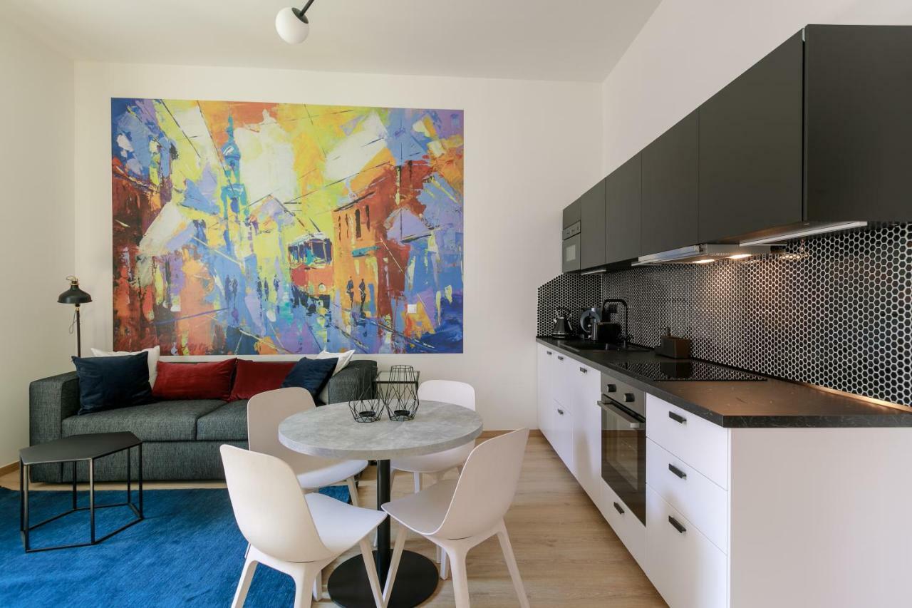 Avantgarde Apartments Plzen Bagian luar foto