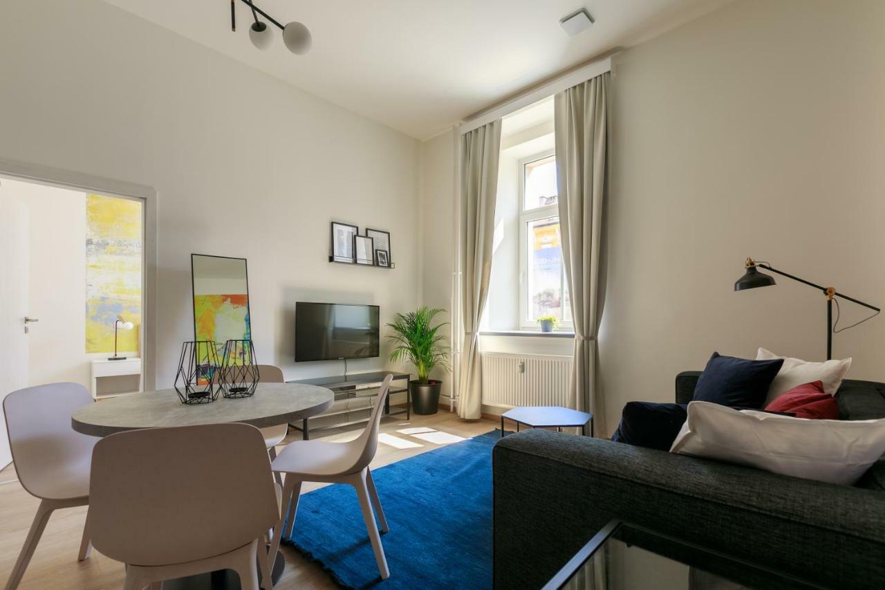 Avantgarde Apartments Plzen Bagian luar foto